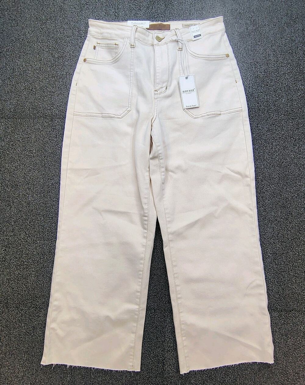 New Judy blue Garmet dyed Womens Size 11/30 Crops Read Description